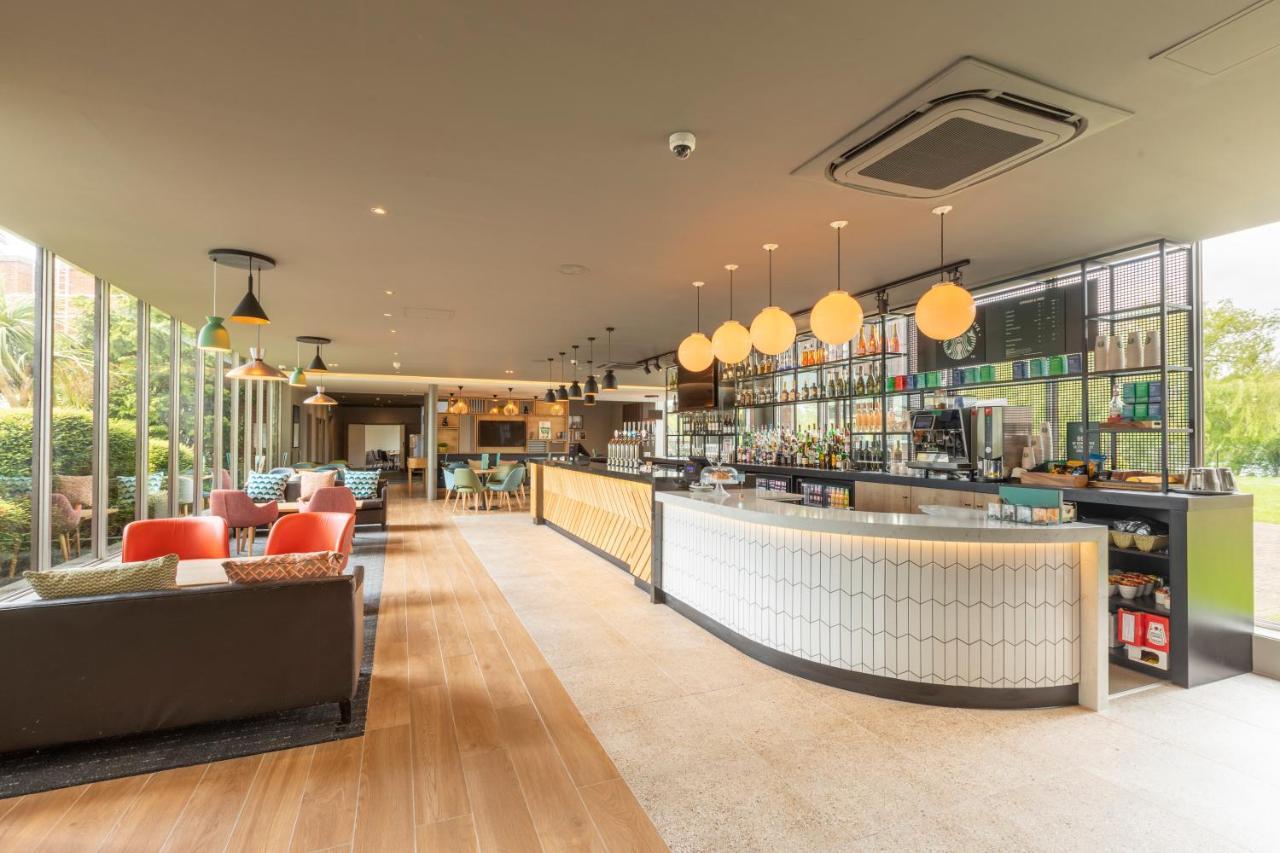 Holiday Inn Basildon By Ihg Exterior photo