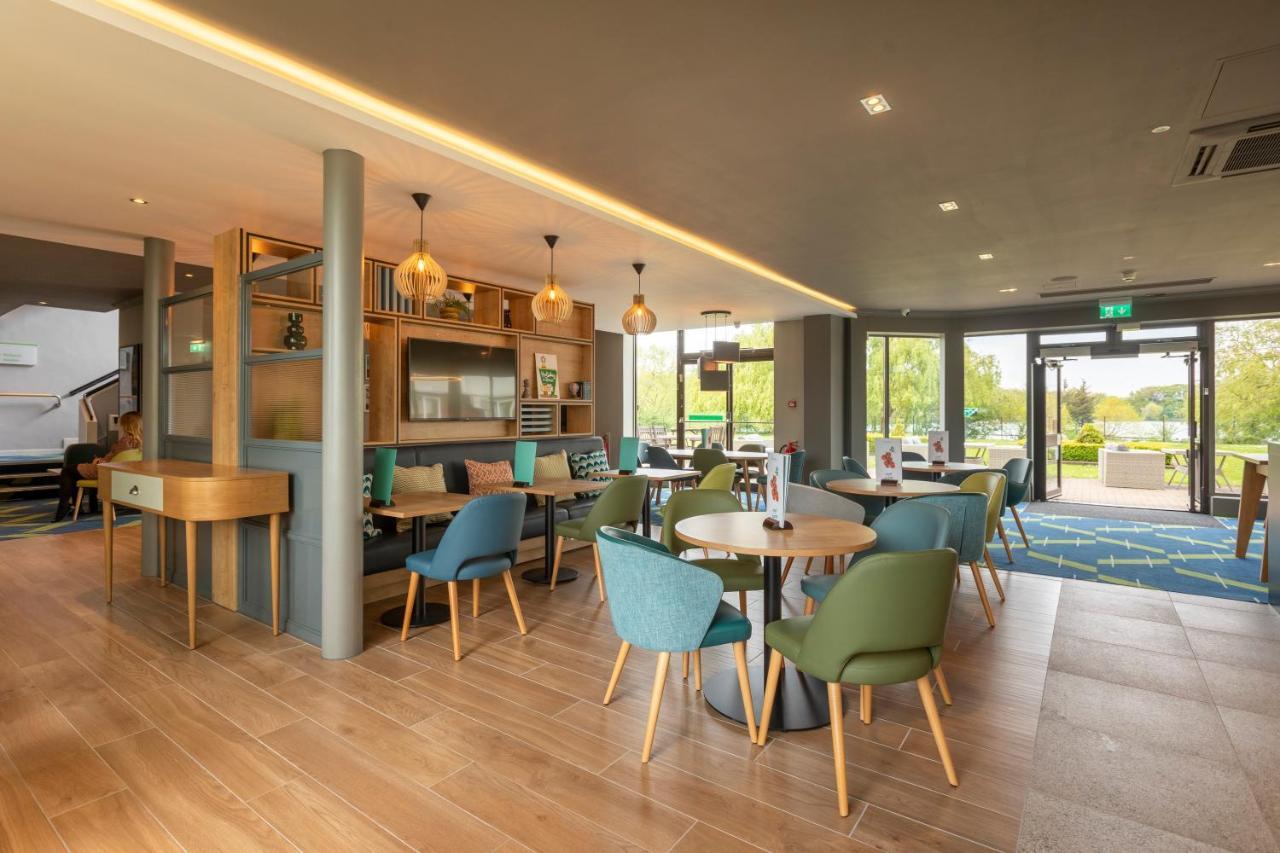 Holiday Inn Basildon By Ihg Exterior photo