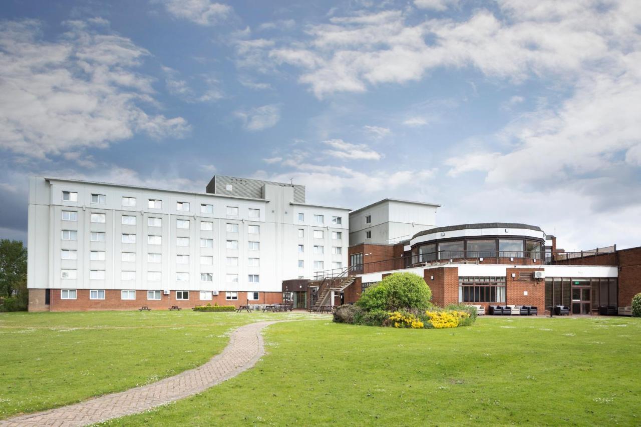 Holiday Inn Basildon By Ihg Exterior photo