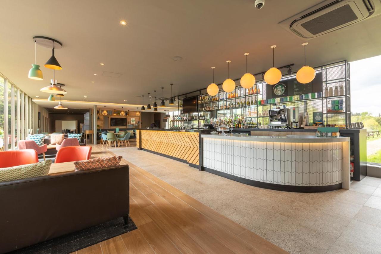 Holiday Inn Basildon By Ihg Exterior photo