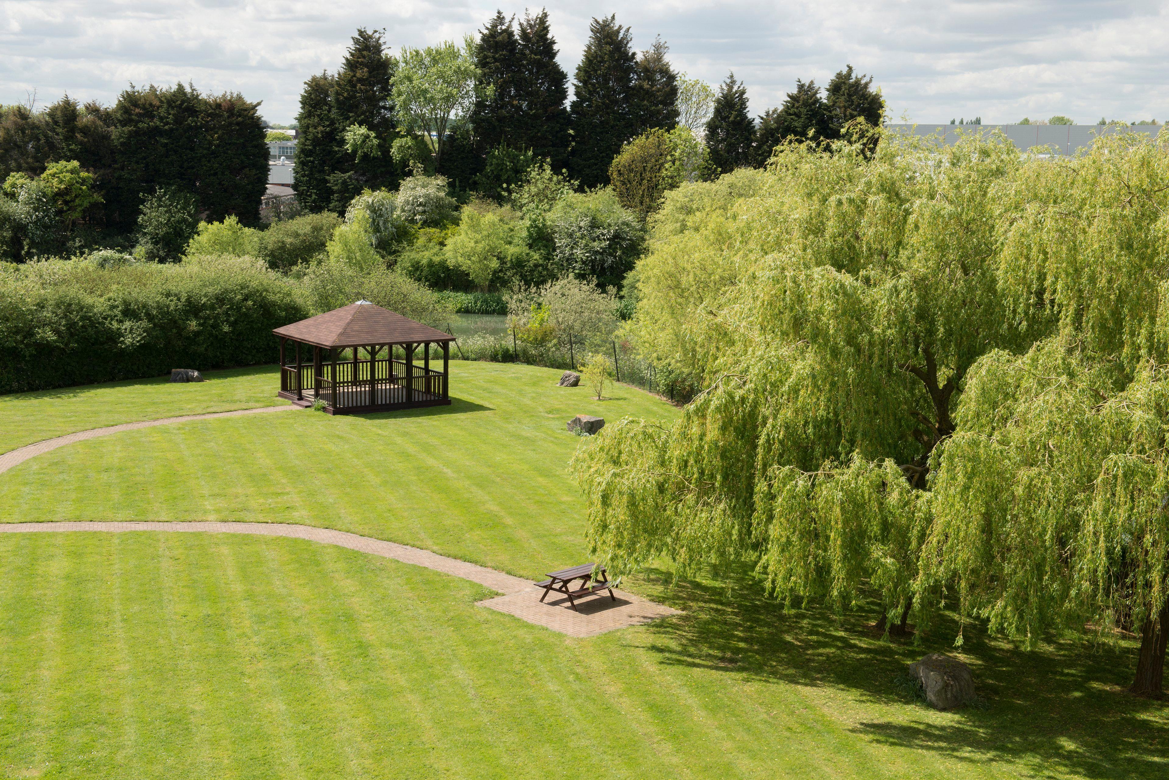 Holiday Inn Basildon By Ihg Exterior photo