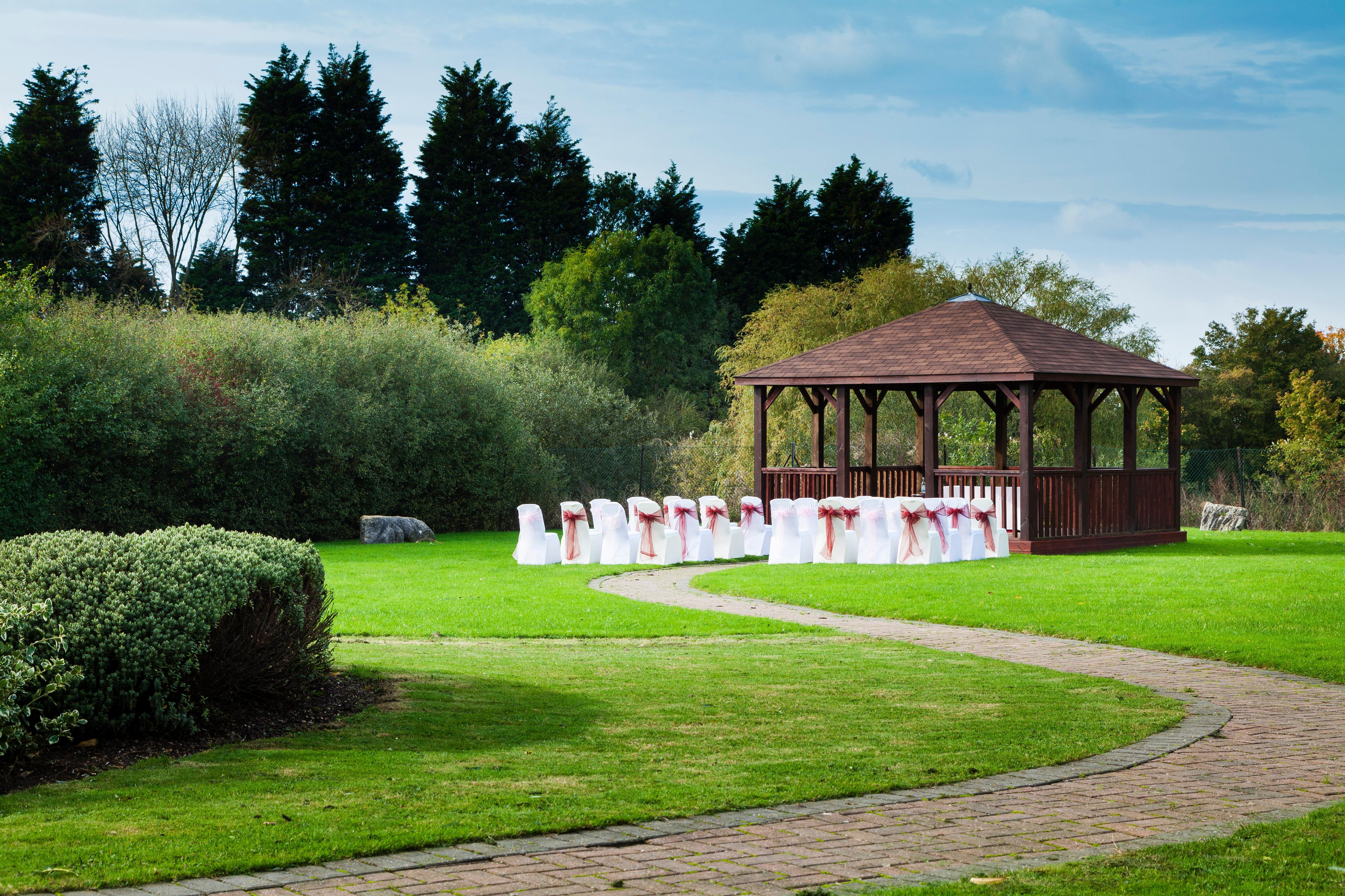 Holiday Inn Basildon By Ihg Exterior photo
