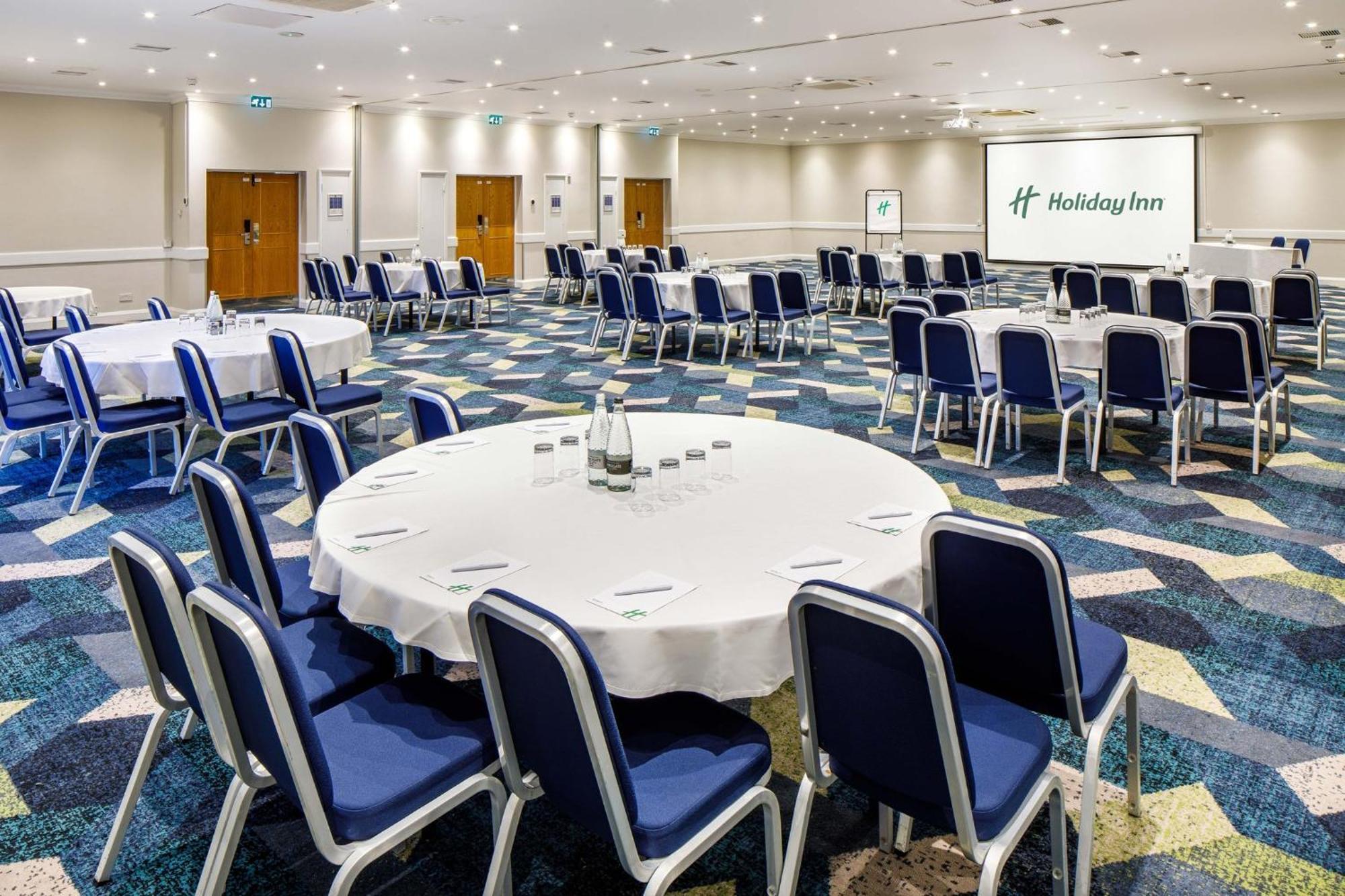 Holiday Inn Basildon By Ihg Exterior photo