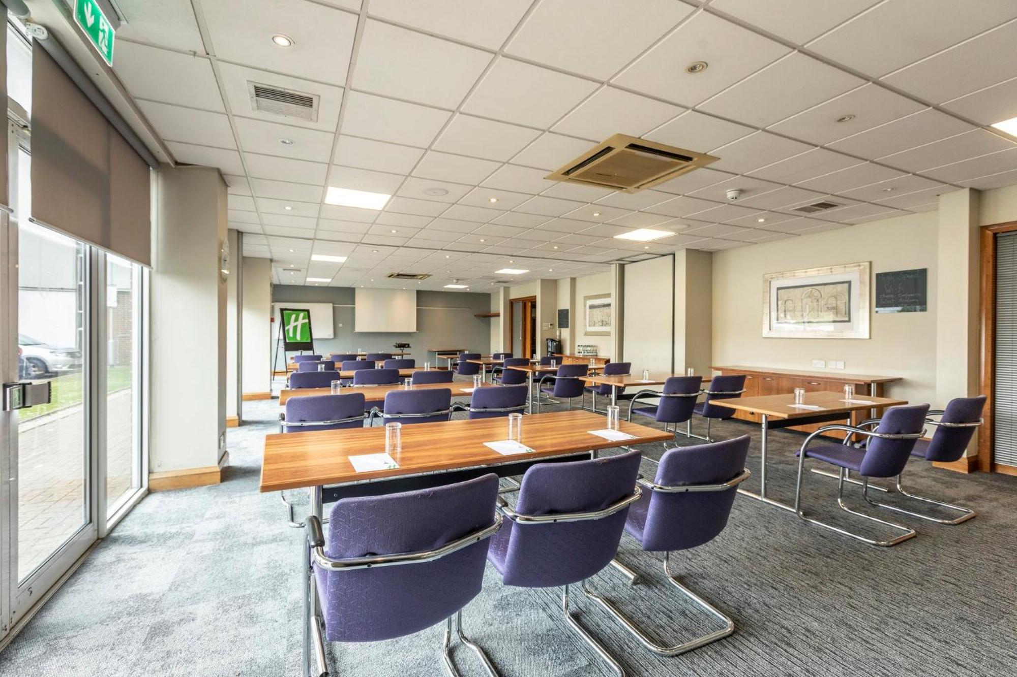 Holiday Inn Basildon By Ihg Exterior photo
